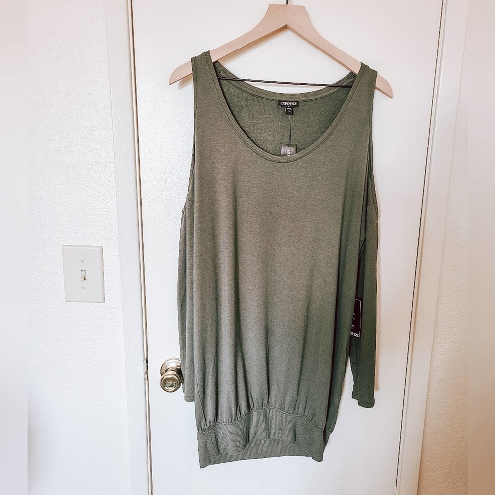 Express Cold Shoulder Long Sleeve